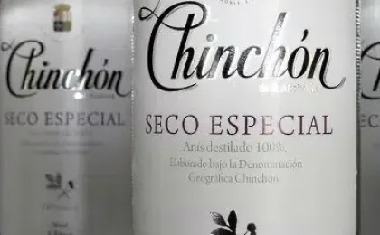 Bottiglia di Chinchón Seco Especial, anice madrileno a 74 gradi