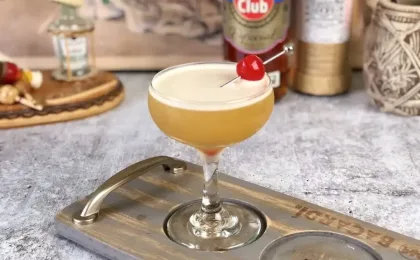 Cocktail Havana Especial servito con rum cubano e ananas