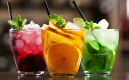 5 propuestas de cocteles con sus procesos de elaboración