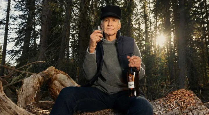 Glenmorangie Harrison Ford Limited Edition en aéroport Bouteille de Glenmorangie Harrison Ford Limited Edition lors d’une activation en aéroport