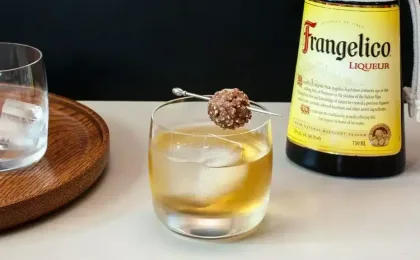 Bouteille de liqueur Frangelico, spécialité italienne du Piémont