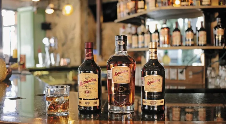 Bottiglia di rum Matusalem legata alla tradizione cubana