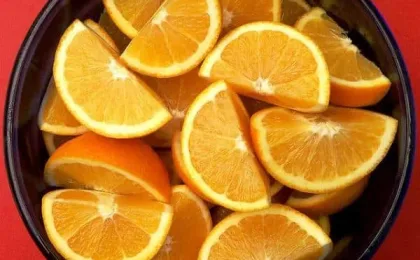 Orange wine served with fruit and homemade preparation recipes
