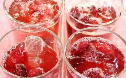Caraffa di refajo colombiano con birra, bibita e agrumi
