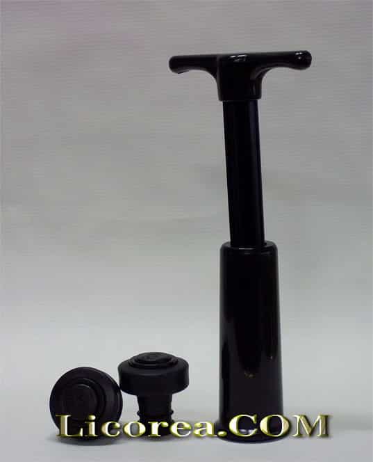 Customers who bought Santiago de Cuba Extra Añejo Reserve 12 years (Cuba), also bought Vacuum Wine Saver System