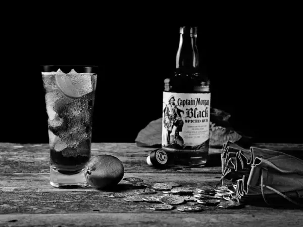 Captain Morgan Black Spiced, 1 Litro - Immagine 3 del prodotto