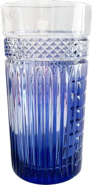 Akori Gin onpack + Glass - Image 2 of the product