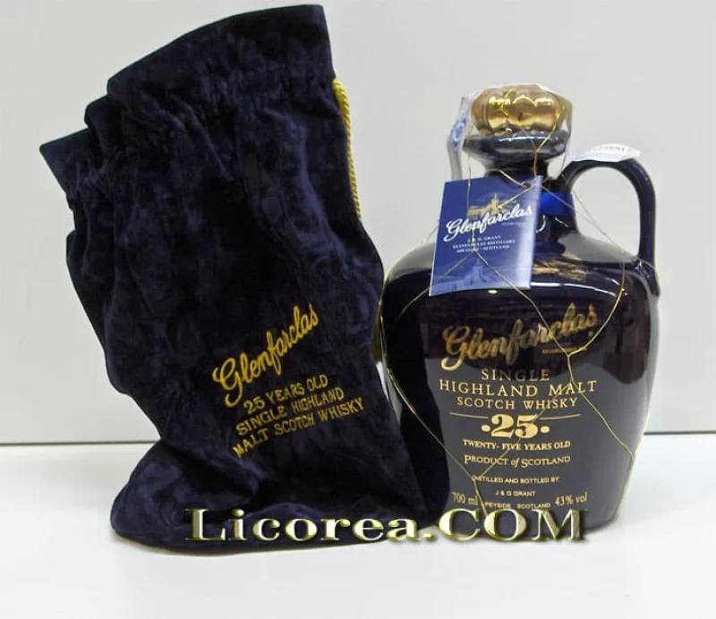 Glenfarclas 25 Year Reserve Ceramic Decanter (Speyside) - Main product photo