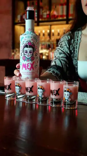 Mex Erdbeer-Sahne-Likör mit TequilaMex Erdbeer-Sahne-Likör mit Tequila - Bild 2 des Produkts