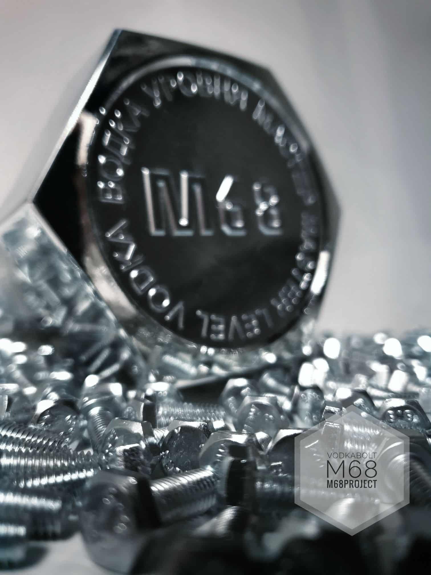 Comprar Vodka M68 Chrome Rye Vodka 50 CL Online : Licorea