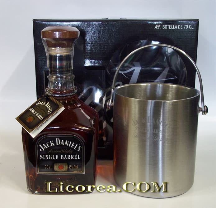 Customers who bought Jack Daniel's Gold Medal 1981, 1 Litro, also bought Jack Daniel's Single Barrel + Cubitera
