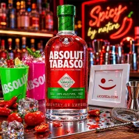 Absolut Tabasco con 2 Vasos de Regalo